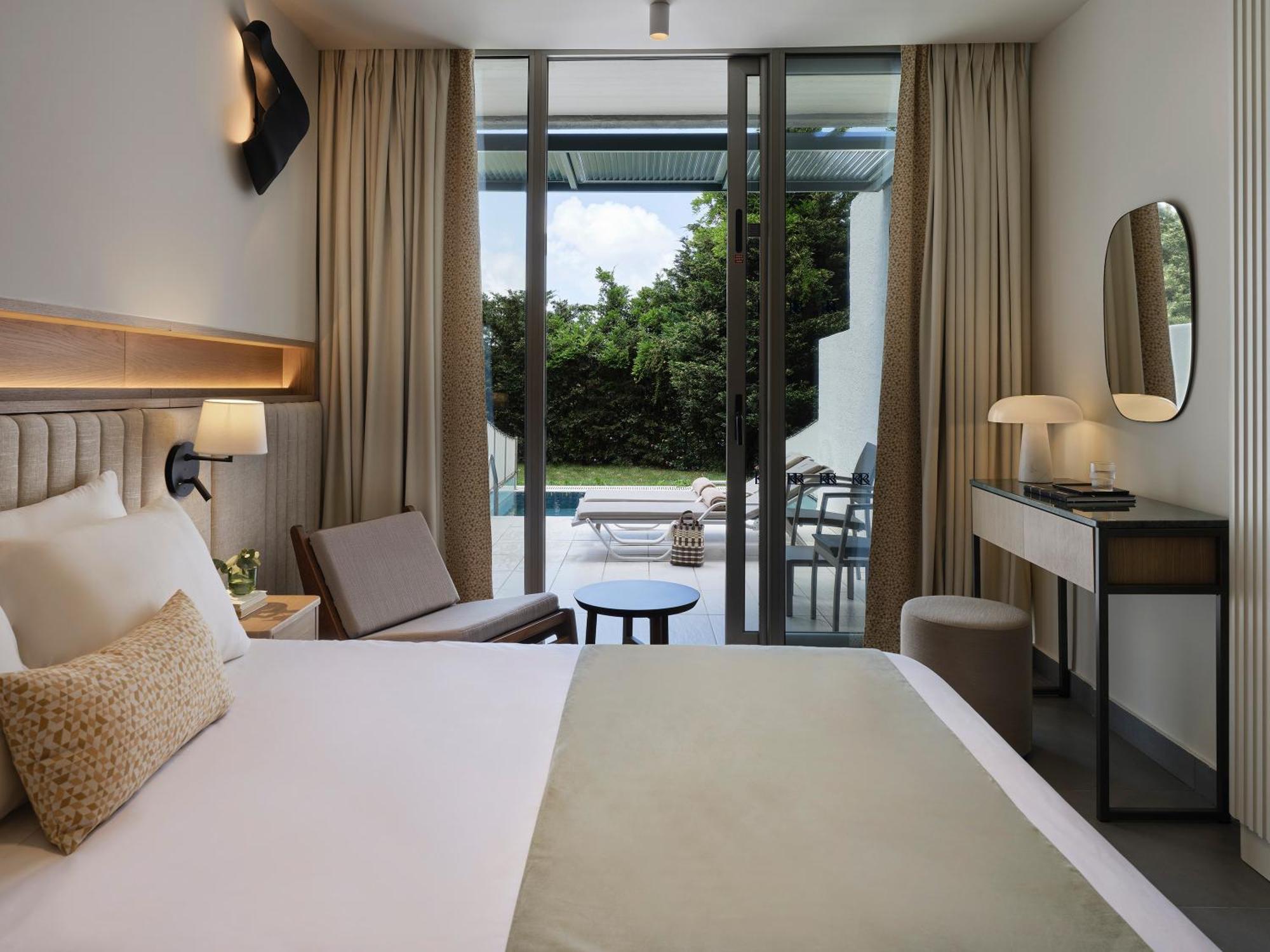 Double Room Garden View Private Pool Main Building